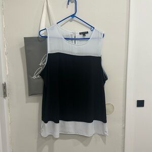 Classic INC Black &White Tank Top in good condition